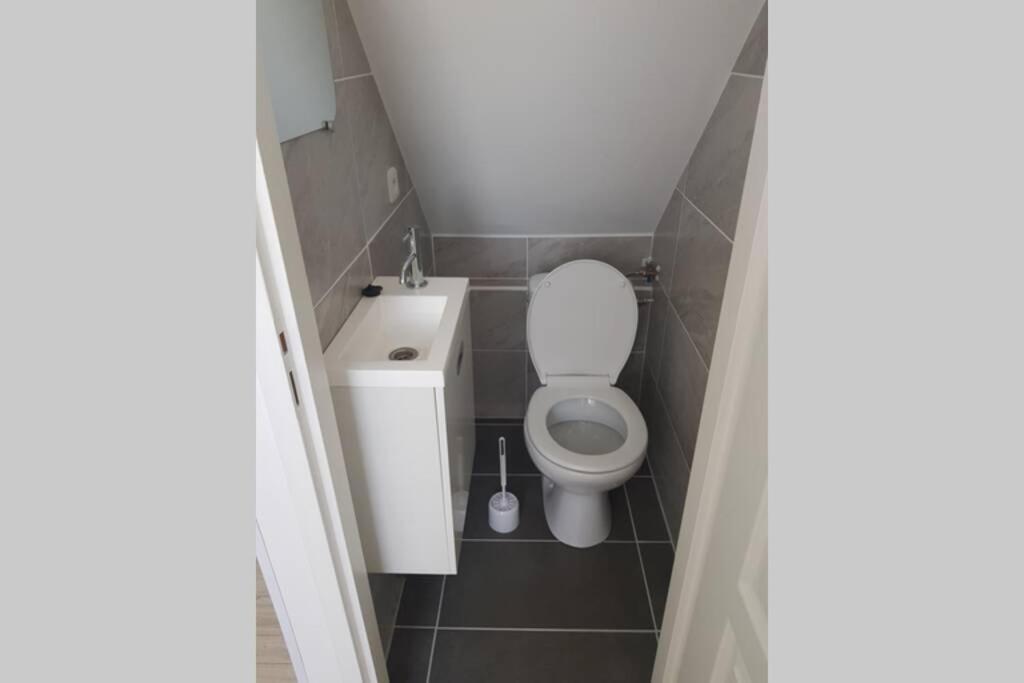 Agréable maison neuve, 5 personnes, piscine hors-sol privée du 15 juin à mi-septembre Moëlan-sur-Mer Esterno foto