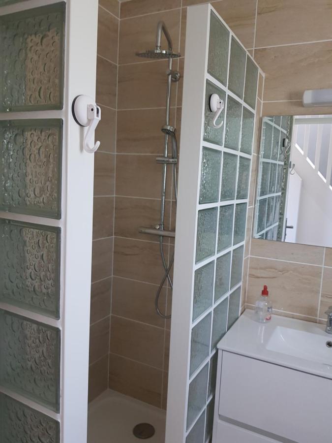 Agréable maison neuve, 5 personnes, piscine hors-sol privée du 15 juin à mi-septembre Moëlan-sur-Mer Esterno foto